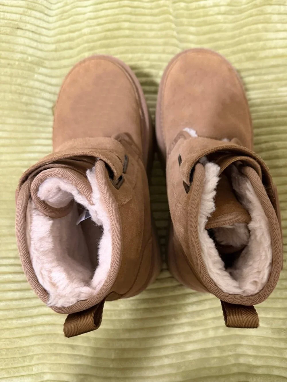 UGG Neumel Suede Platform Ankle Boots Size 6